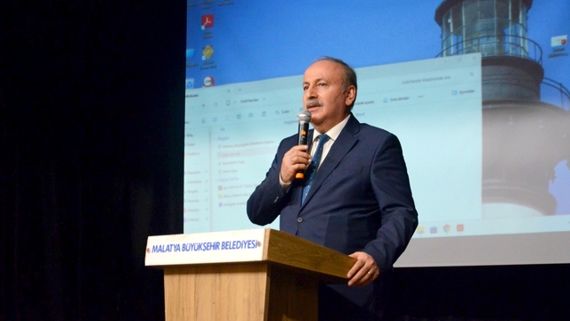 Büyükşehir personellerine hizmet içi eğitimi düzenledi
