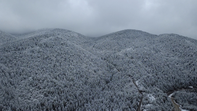 Karabük'ün yüksek kesimlerinde kar yağışı
