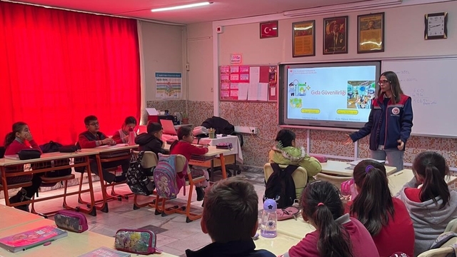 Salavatlı İlkokulu'nda öğrencilere gıda bilinci eğitimi