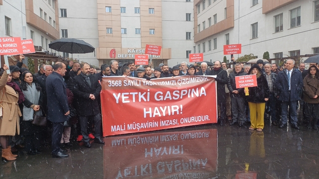 Başkan Adnan Uslular: "Muhasebe, beyanname ve denetim bir bütündür"
Kayseri Serbest Muhasebeci Yönetim Kurulu Başkanı Adnan Uslular:
"Bu bütünlüğün dışına çıkılması, vergi sisteminde telafisi mümkün olmayan sonuçlar doğurur"