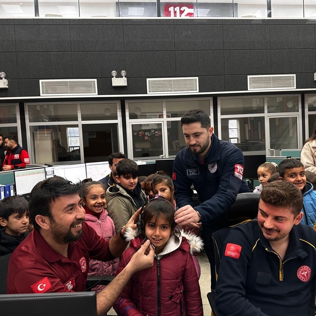 Minik öğrenciler 112'yi yerinde öğrendi