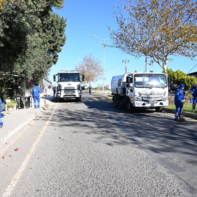 Büyükşehir ekiplerinden Didim'de kapsamlı çevre temizliği