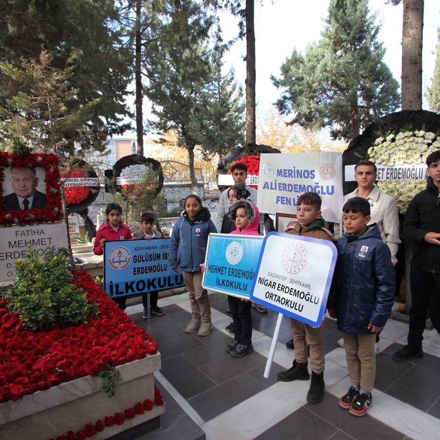 Merinos Onursal Başkanı Merhum Mehmet Erdemoğlu mezarı başında anıldı