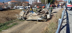 İki aracın çarpıştığı kazada yaşlı sürücü adam hayatını kaybetti