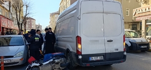 Motosikletten düşen kurye yaralandı