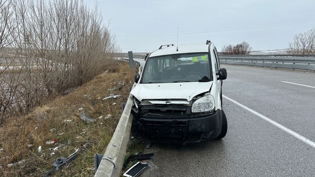 Çorum'da iki aracın karıştığı kazada 5 kişi yaralandı