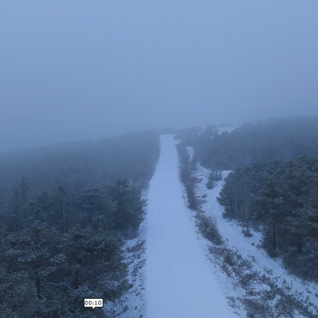 Akdağmadeni beyaza büründü, belediye ekipleri tedbirlerini aldı