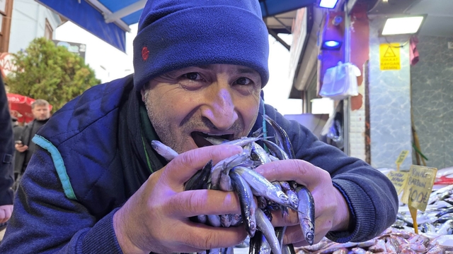 Hamsi revaçta
Hamsinin fiyatı artsa da ilgi düşmedi