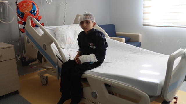 Hatay'da toprağa gömülü halde bulunan 10 yaşındaki çocuğun tedavisi sürüyor