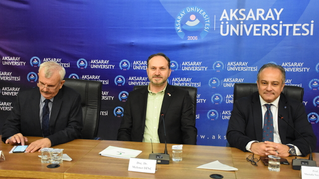 Yeşilay Genel Başkanı Mehmet Dinç Aksaray'da konferansta konuştu: