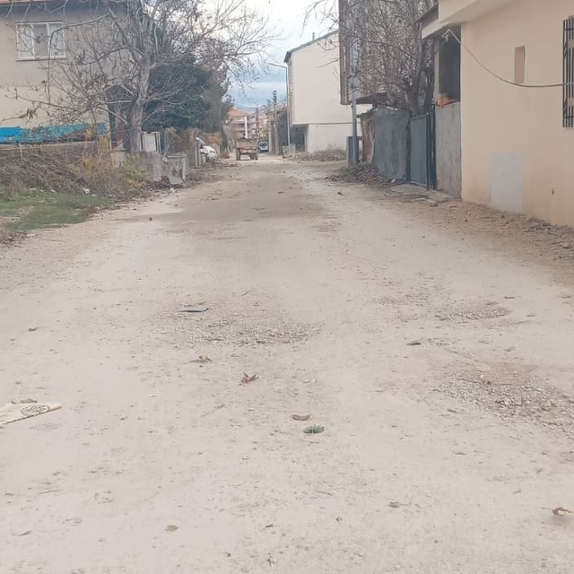 Gölbaşı ilçesinde mahallelinin asfalt tepkisi