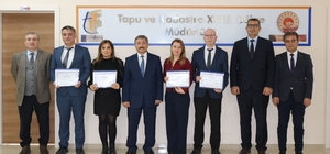 Denizli'de tapuda sahteciliği engelleyen personele teşekkür belgesi