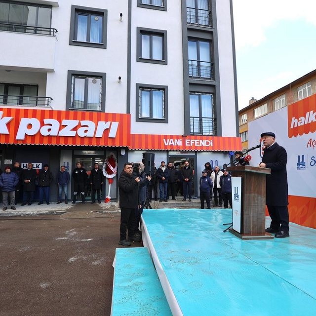 Erzurum'da halk pazarının 10'uncu şubesi açıldı
Erzurum Büyükşehir Belediye...