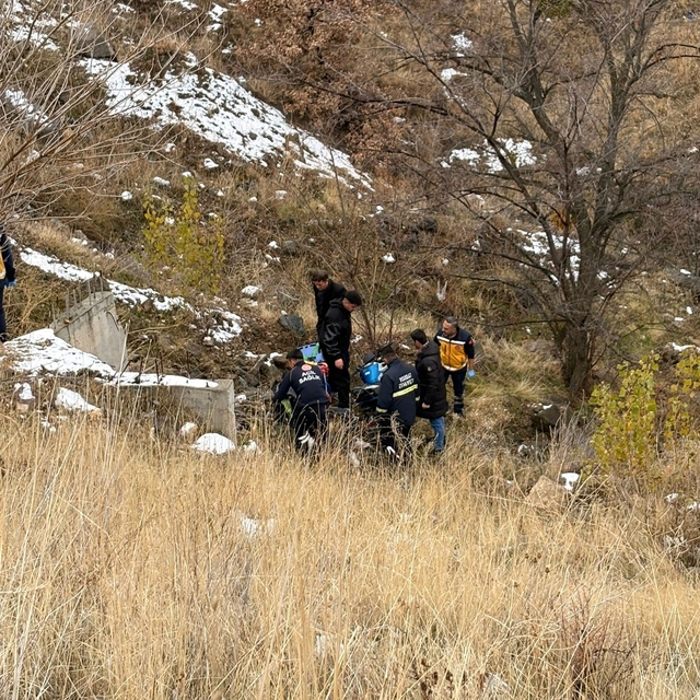 Yozgat'ta motosikletli sürücü şarampole yuvarlandı
