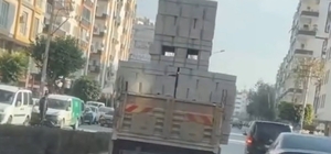 Mersin’de tehlikeli yükleme yapan kamyon sürücüsüne ceza yağdı