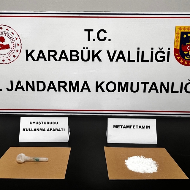 Karabük'te 70 adet sentetik ecza hap ele geçirildi