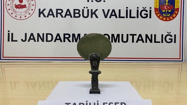 Karabük'te Antik Mısır dönemine ait heykel ele geçirildi