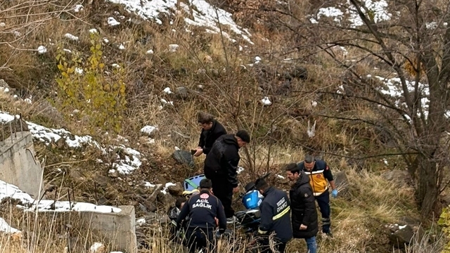 Yozgat'ta şarampole devrilen motosikletteki sürücü adayı yaralandı