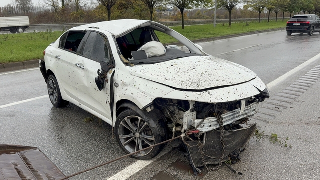 Samsun'da otomobil takla attı: 3 yaralı