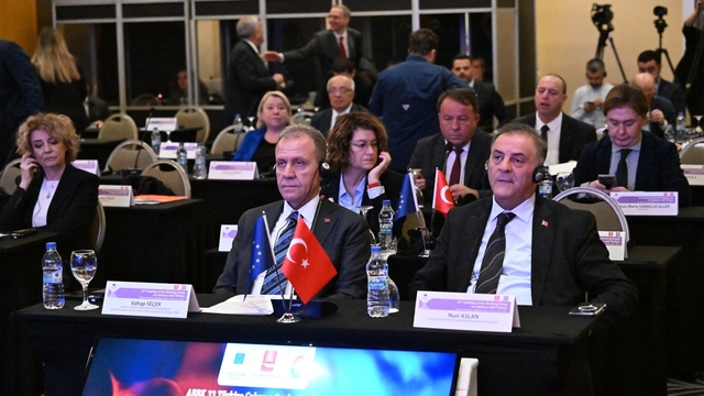 Seçer: "Demokrasi bir miras değil, emek isteyen canlı bir süreçtir"