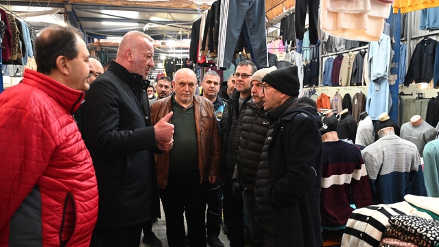 Karacabey'de belediyecilik sahada yapılıyor