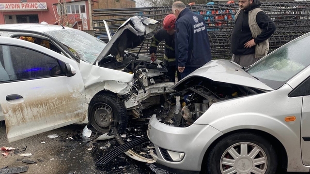 Samsun'da üç aracın karıştığı kaza: 6 yaralı