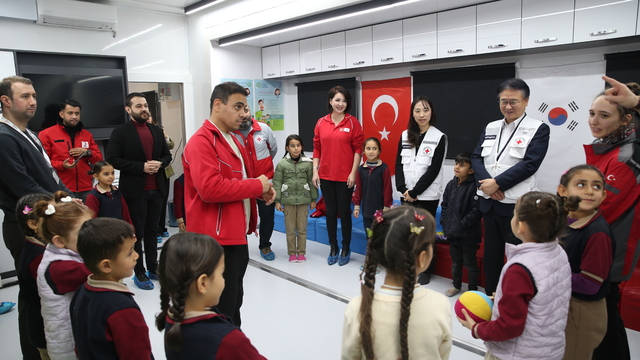 Hatay'da Türk Kızılay ve Kore Kızılhaçından depremzede çocuklara etkinlik