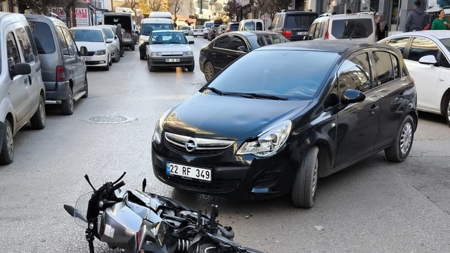 Edirne'de 2 ayrı kazada 3 kişi yaralandı