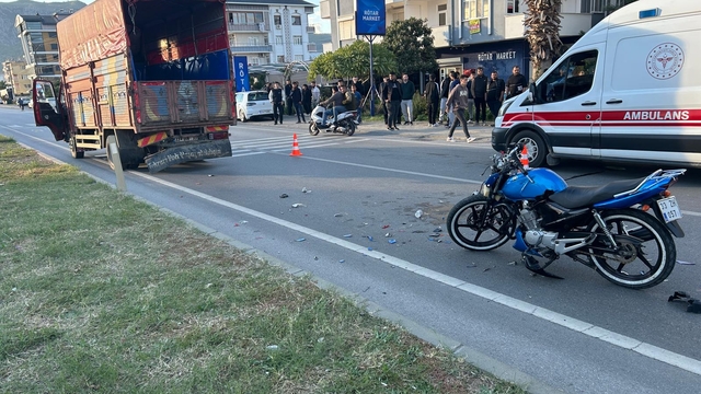 Bozyazı ilçesinde kamyonetle çarpışan motosikletin sürücüsü yaralandı
