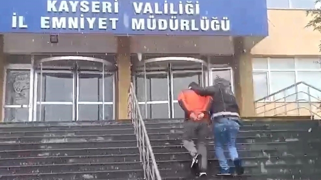 Kayseri'de kesinleşmiş hapis cezasıyla aranan 2 şahıs yakalandı