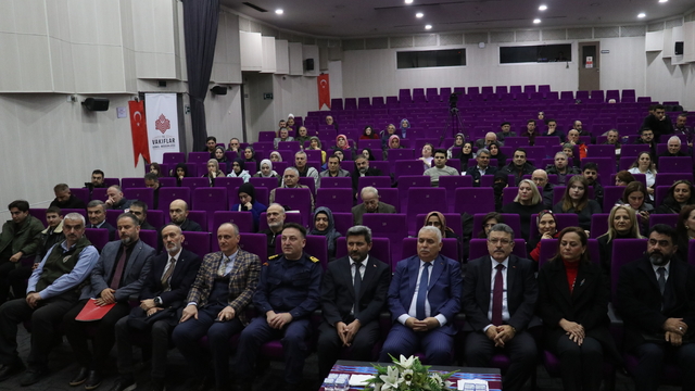 Trabzon'da "Şarkın Fatihine Adanmış Bir Ömür: Gülbahar Hatun" paneli düzenlendi