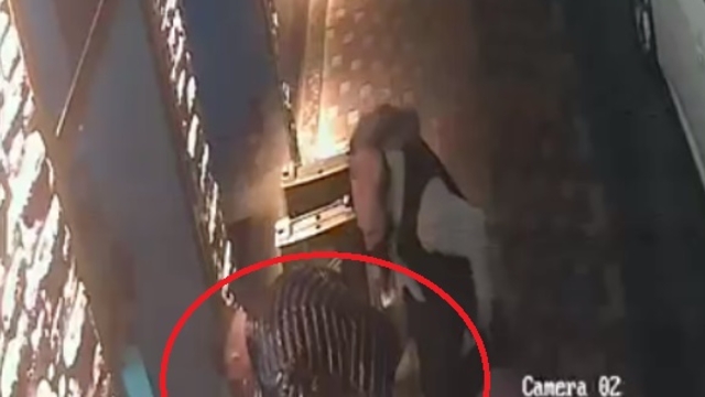 Nefes borusuna şeker kaçan kız çocuğu, heimlich manevrasıyla kurtarıldı