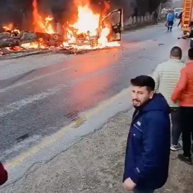 Aydın'da kaza sonrası iki araç da alev aldı: 2 yaralı