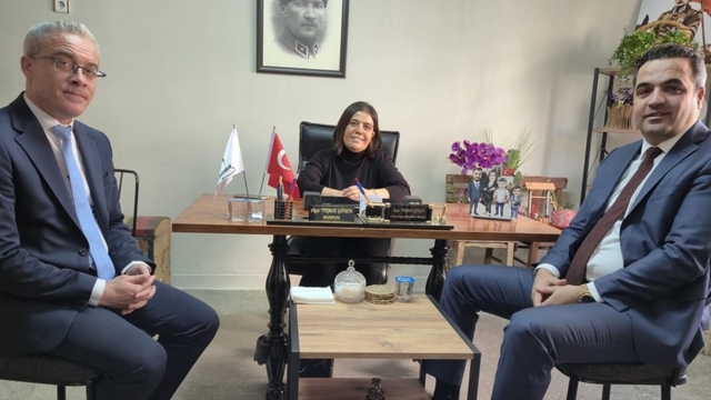 Kaymakam Dalak'tan kadın muhtara teşekkür