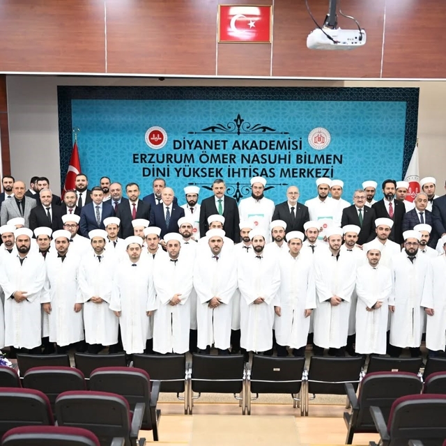 Diyanet Akademisi'nde mezuniyet heyecanı