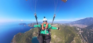 Engelini aştı yamaç paraşütüne başladı
Adana'da yaşayan 35 yaşındaki serebral palsi hastası Ergin Yavuzer, rüyasında kendini uçarken gördükten sonra bunu gerçeğe dönüştürdü