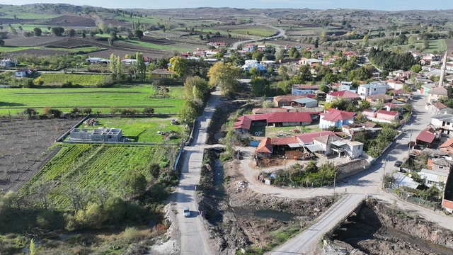 DSİ'nin Karesi Ortaca Mahallesi'ndeki taşkın riski azaltma çalışması sürüyor