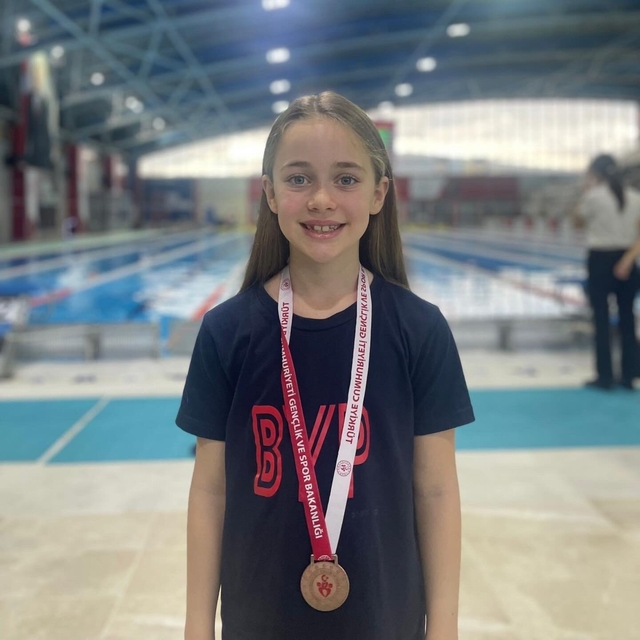 Bilecikli yüzücülerden Eskişehir'de derece