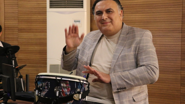 Doktor, hastane stresini adliye ritim grubuyla atıyor