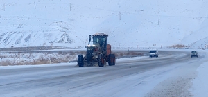 Van-Bahçesaray yolu ulaşıma kapatıldı