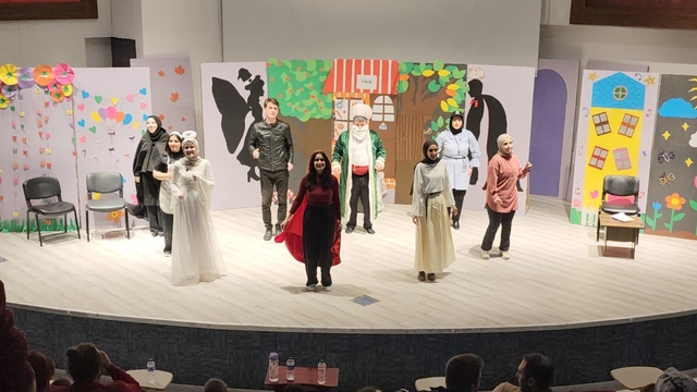 Kütahya'da "Bir Dürüstlük Hikâyesi" adlı çocuk tiyatrosu öğrencilerle buluştu