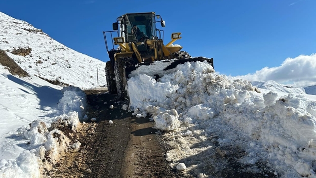Şırnak'ta kar kalınlığı 1 metreyi aştı