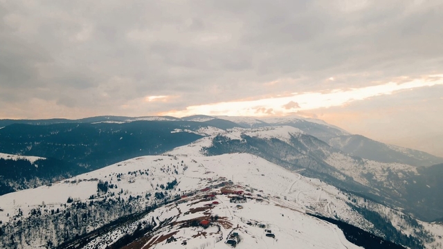 Trabzon'un yaylalarından kar manzaraları