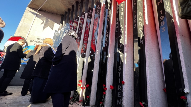 Kayseri'de terör saldırısında şehit olan 15 asker anıldı