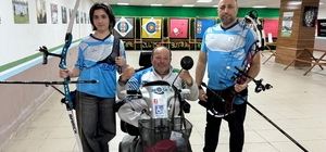Bedensel engelli okçuluk antrenörü, milli takıma sporcu yetiştiriyor