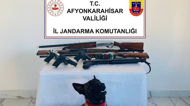 Jandarmadan ruhsatsız silah operasyonu