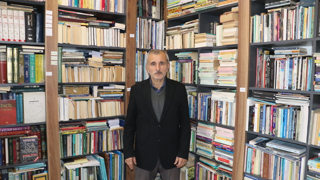 35 yılda 200 bini aşkın kitap biriktirdi, 'Şehir Araştırmaları Merkezi' kurdu