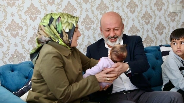 Başkan Çolakbayrakdar: "Doğumdan hayata, Kocasinan'da her an vatandaşımızın yanındayız"
Kocasinan'da 1 yılda 3 bin 407 aileye 'Hoş Geldin Bebek' hediyesi