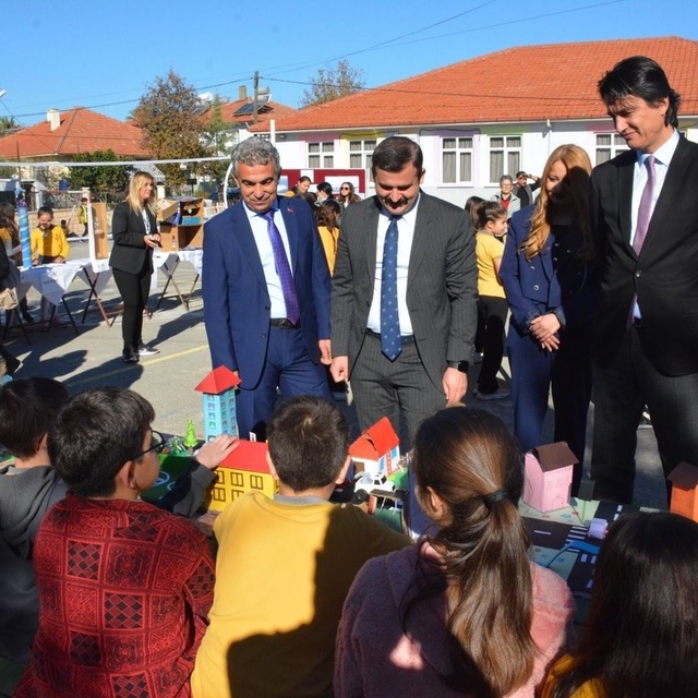 Köyceğizli öğrencilerden akıllı trafik çözümleri maket ve resim sergisi