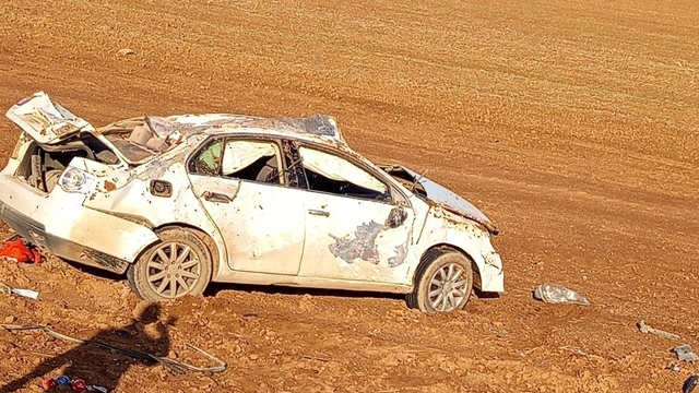 Kontrolden çıkan otomobil tarlaya uçtu: 1 yaralı
Bir yandan görüntü çekti diğer yandan ağladı